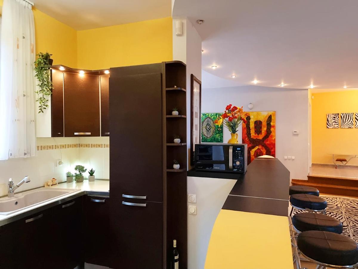 Marble Villa: Luxury estate - central but intimate Sinaia Extérieur photo