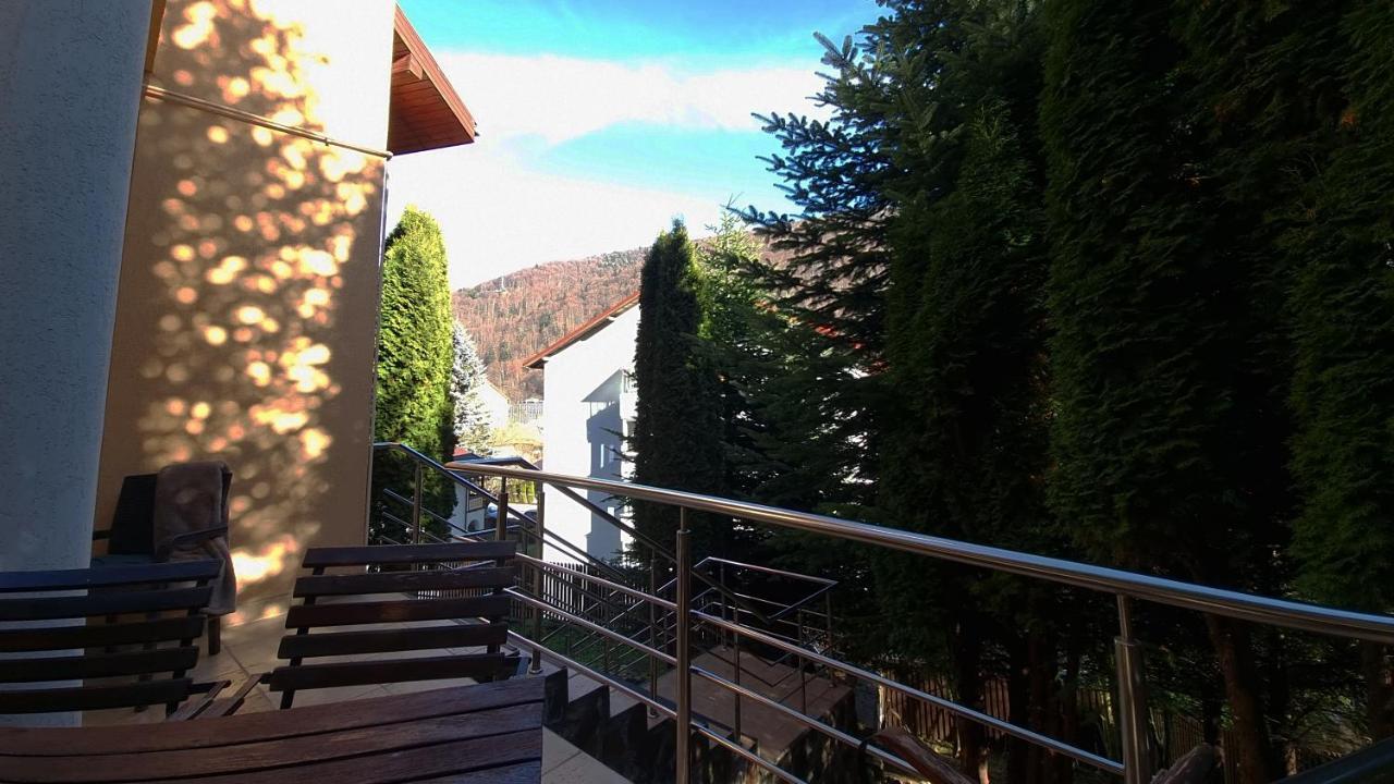 Marble Villa: Luxury estate - central but intimate Sinaia Extérieur photo